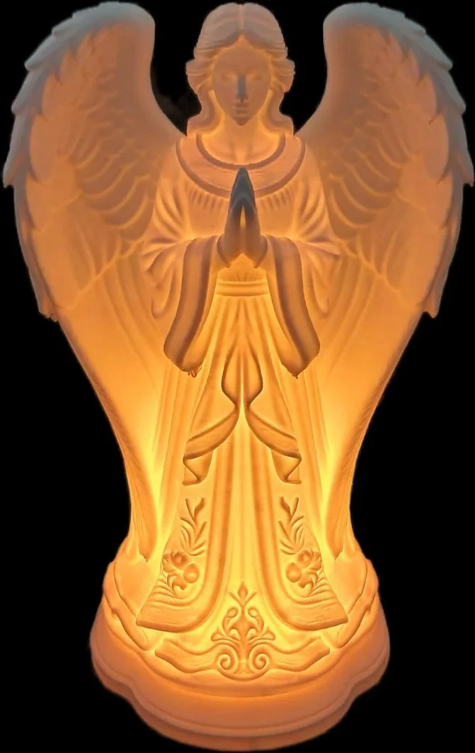 Anjo Luminária acesa, em luz quente